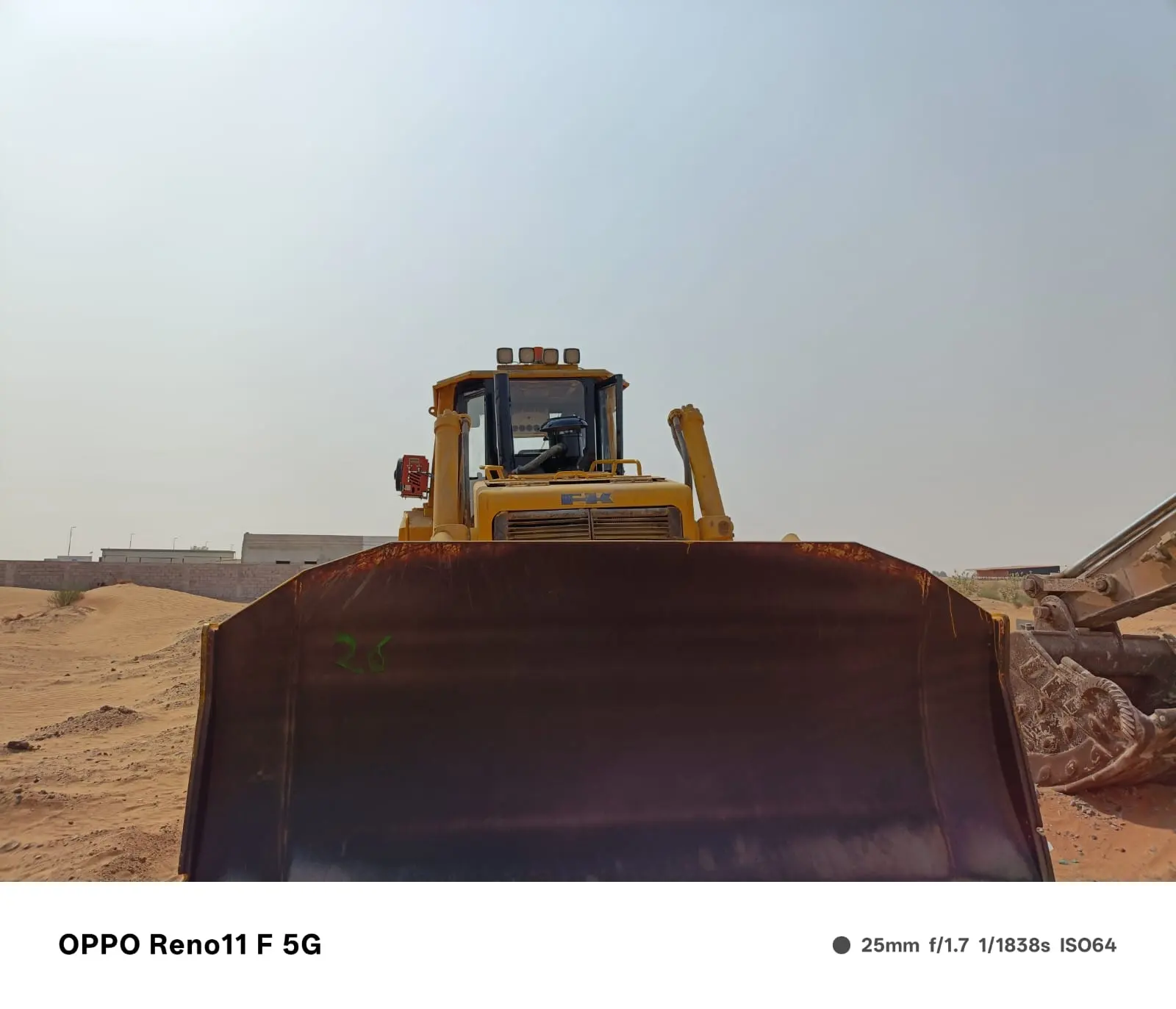 BULL DOZER SIMILAR TO D9 - 3