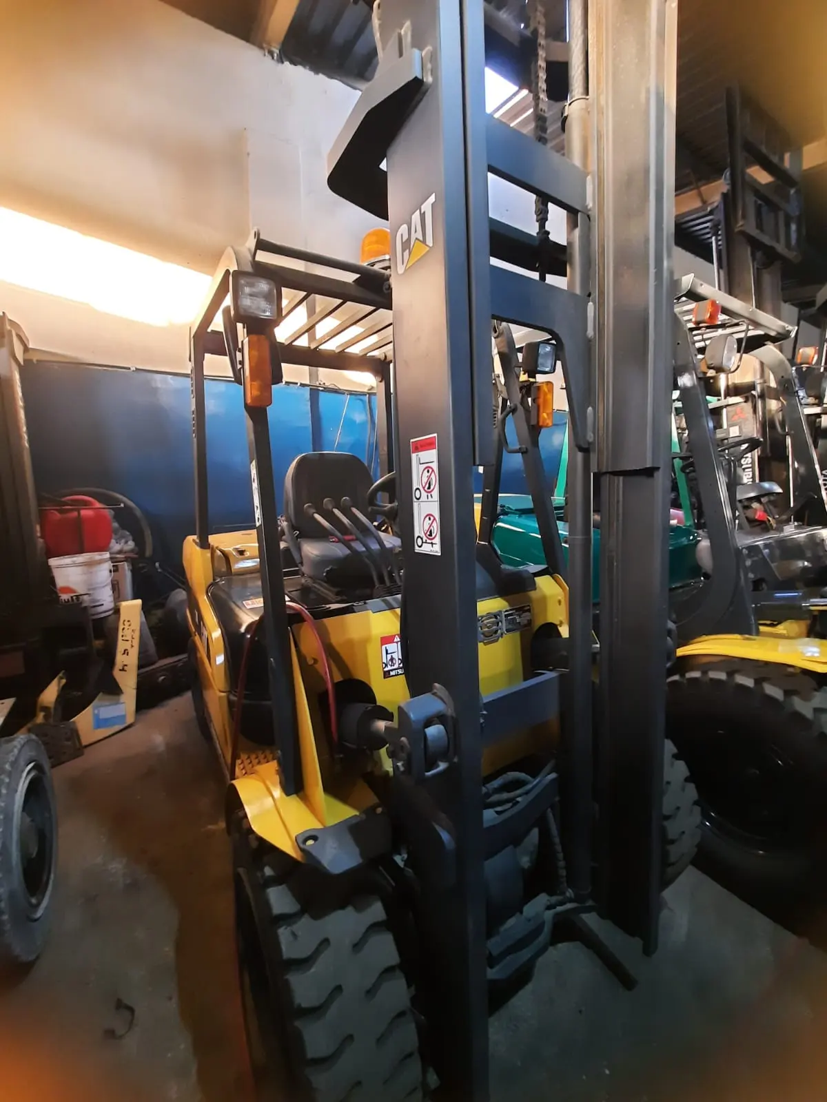 Forklift Cat 3 Ton 2009 - 4