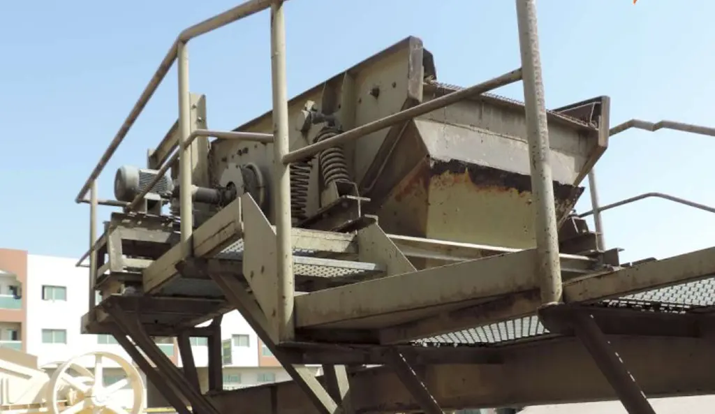 Mobile impact crusher on tyre with 2 deck screen