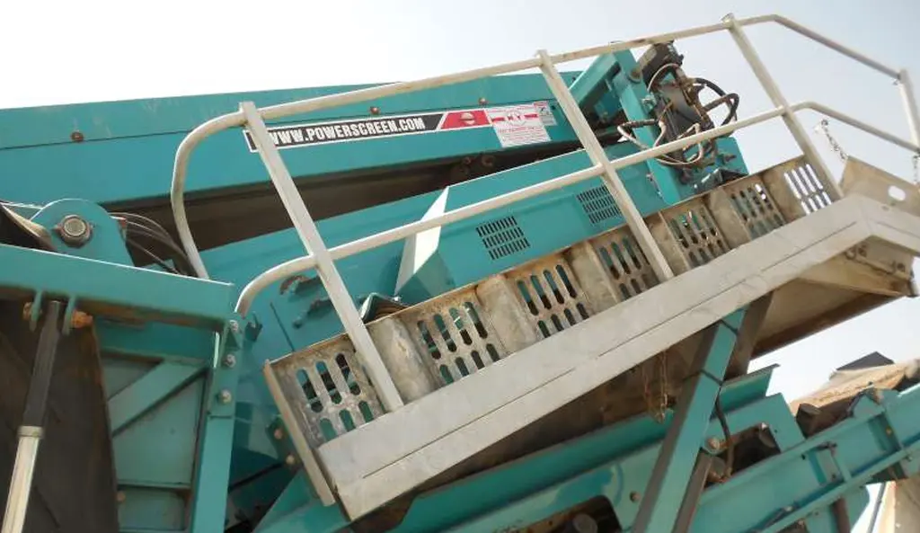 Mobile PowerScreen 2 Deck on Tracks - 2