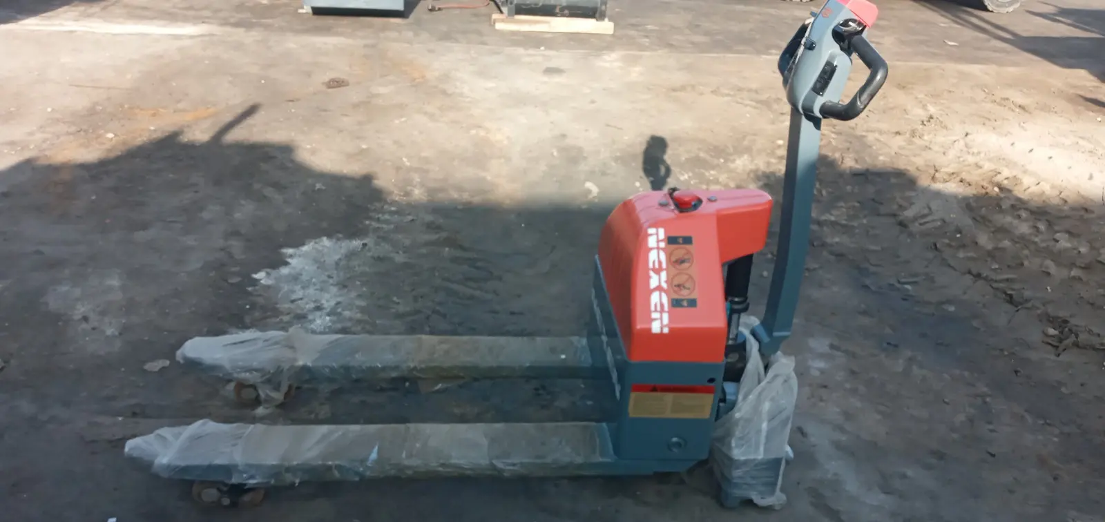 NEXEN 1.5 PALLET TRACKER AVAILABLE ON RENT - 2