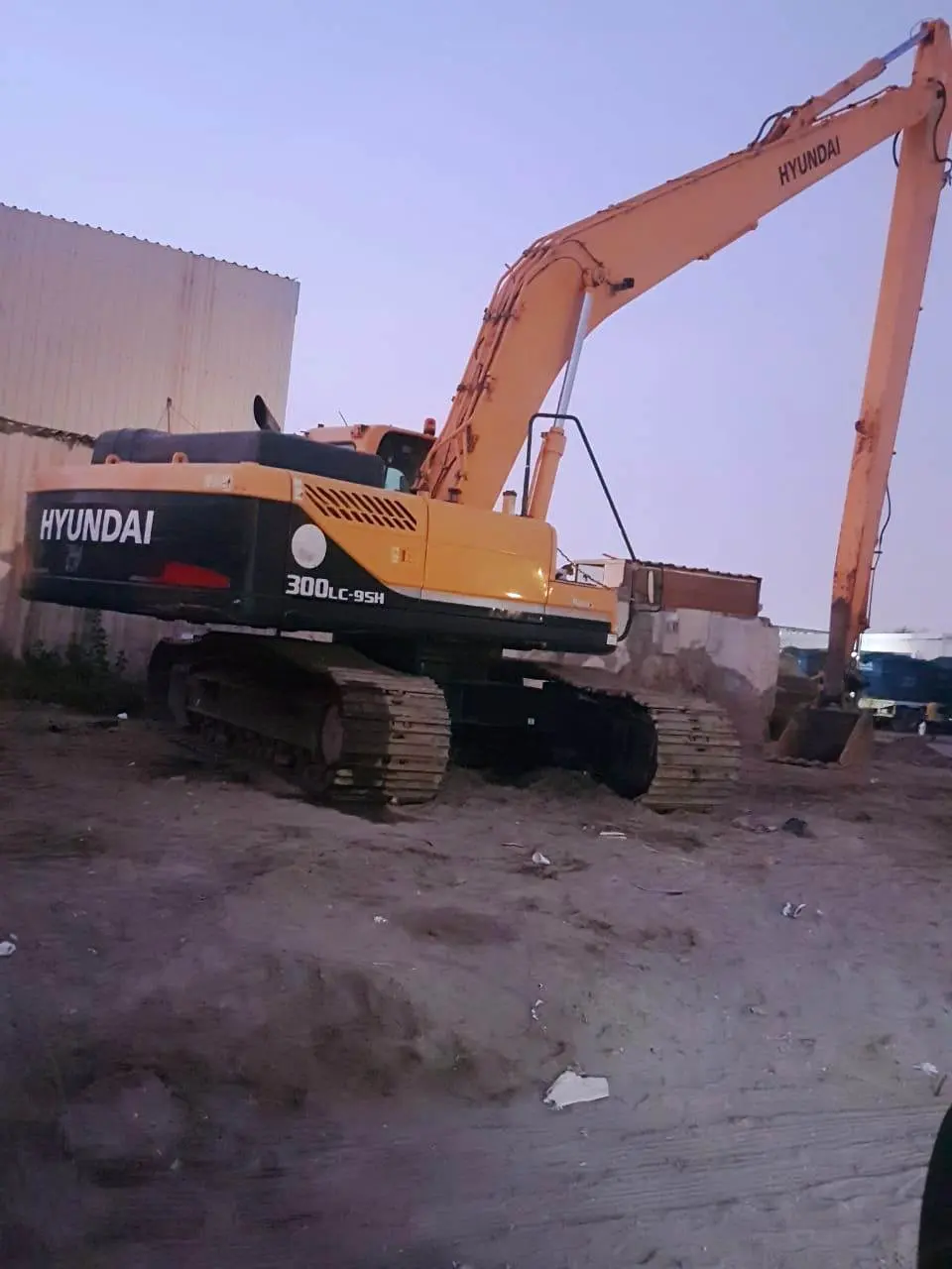Long Boom Chain Excavator HYUNDAI 300LC-95H