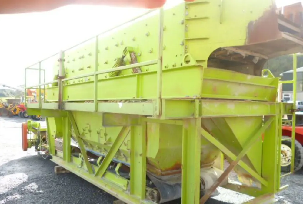 Vibrating screen-3 deck on skid - 4