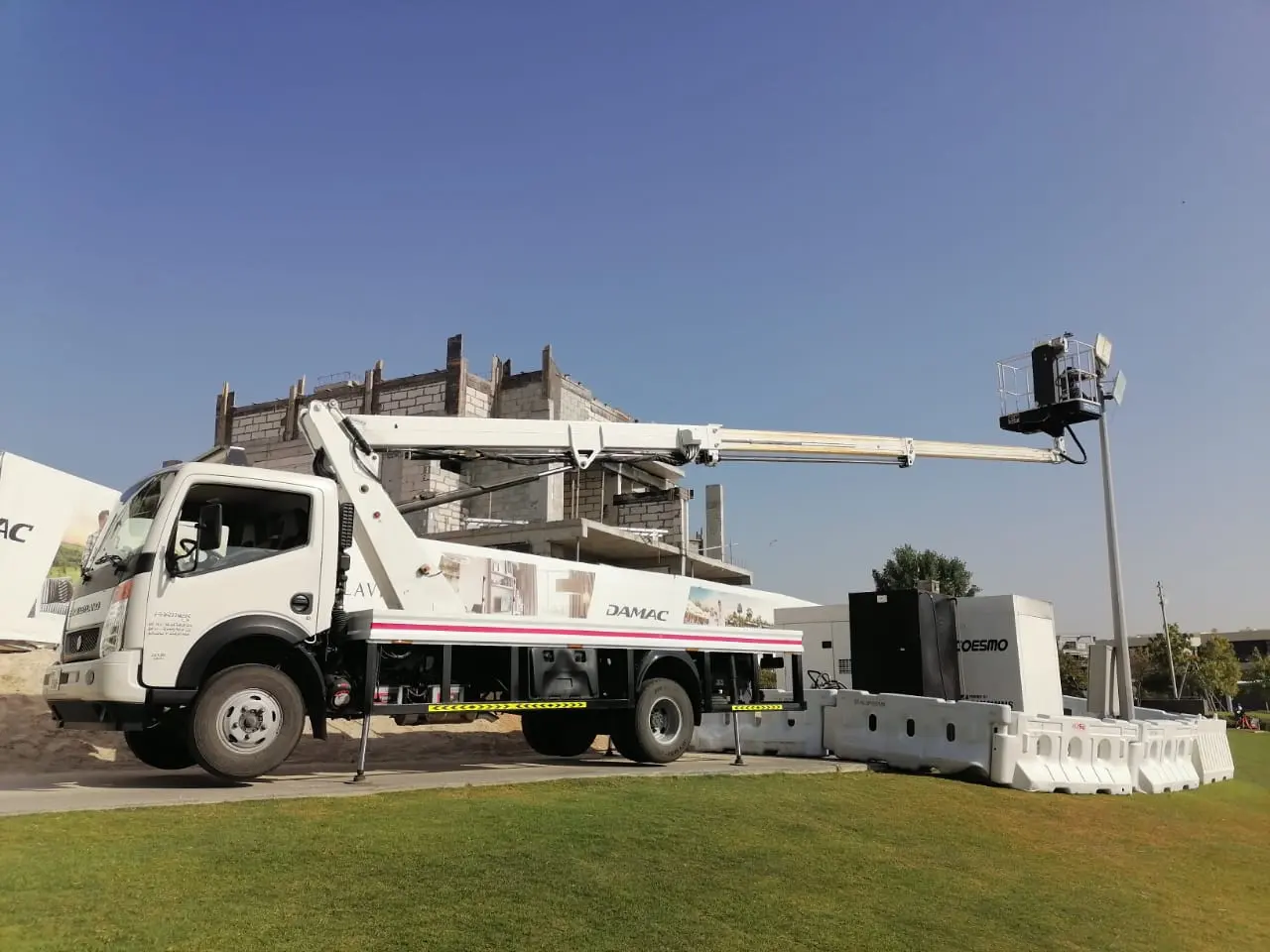 16 METER MANLIFT AVAILABLE ON RENT