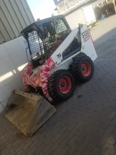 Skid Steer BOBCAT S130 - 2
