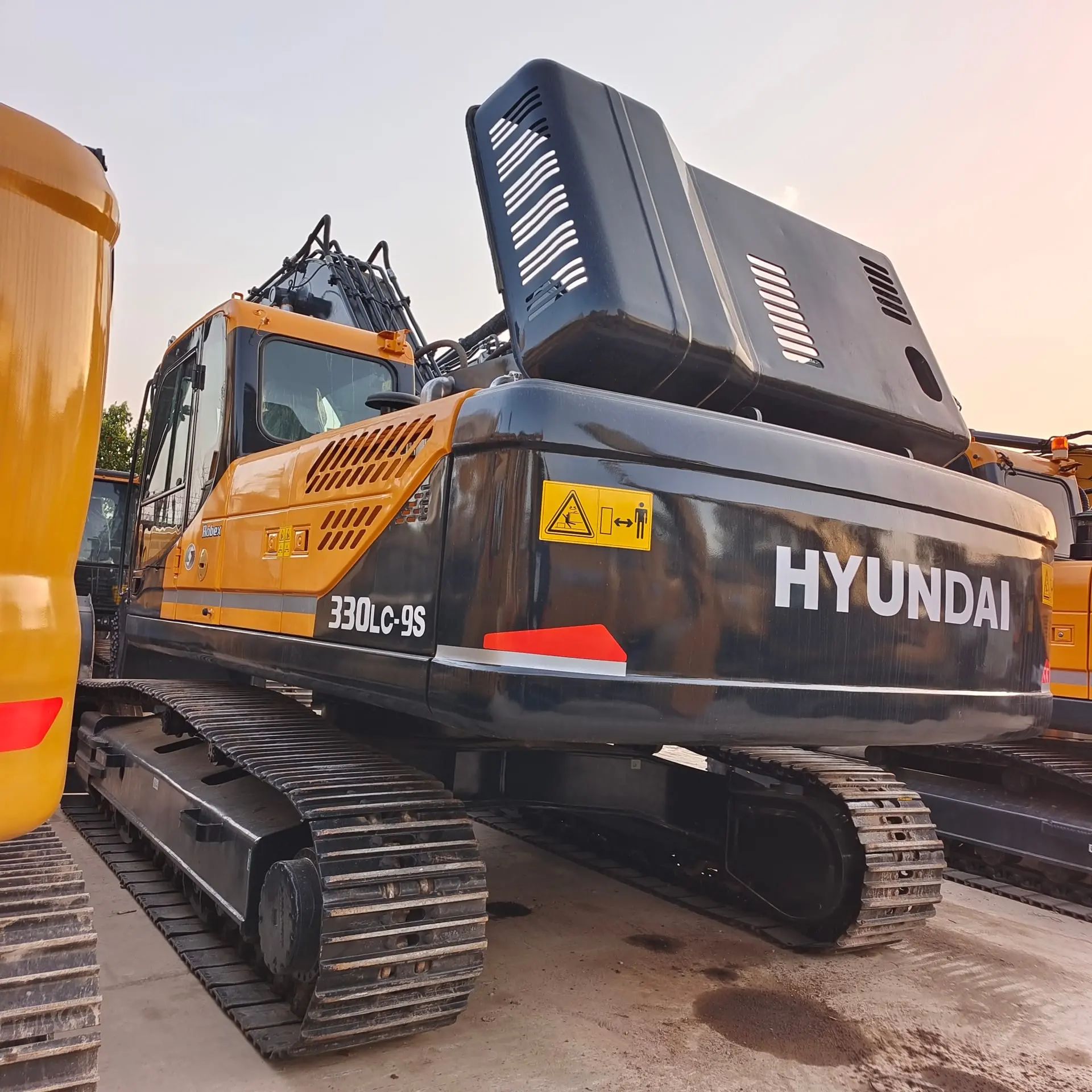 HYUNDAI 330LC-9S