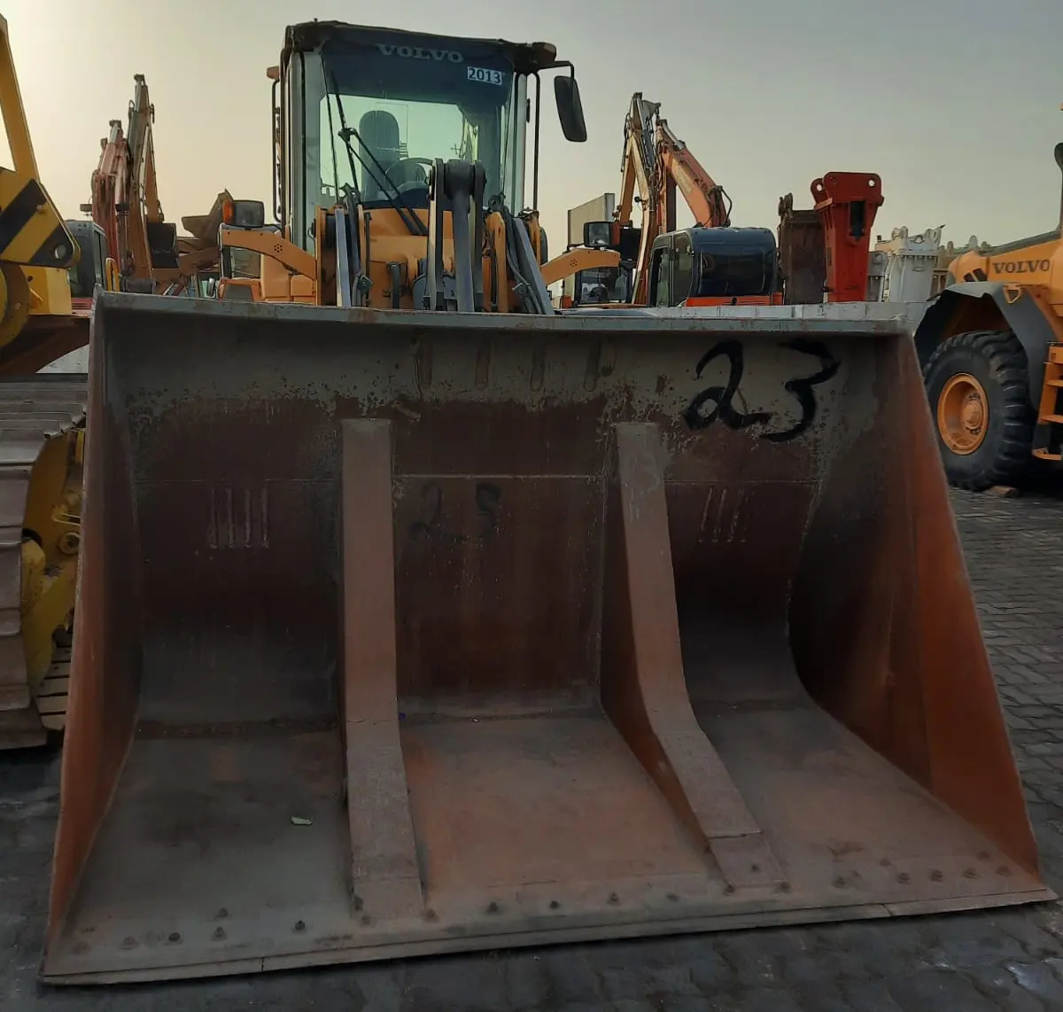 Loader Volvo D6E - 3
