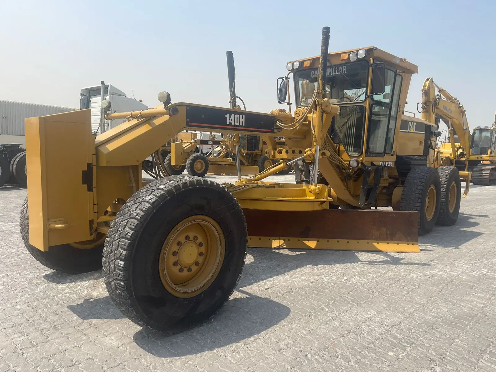 CATERPILLAR 140H MOTOR GRADER - 4