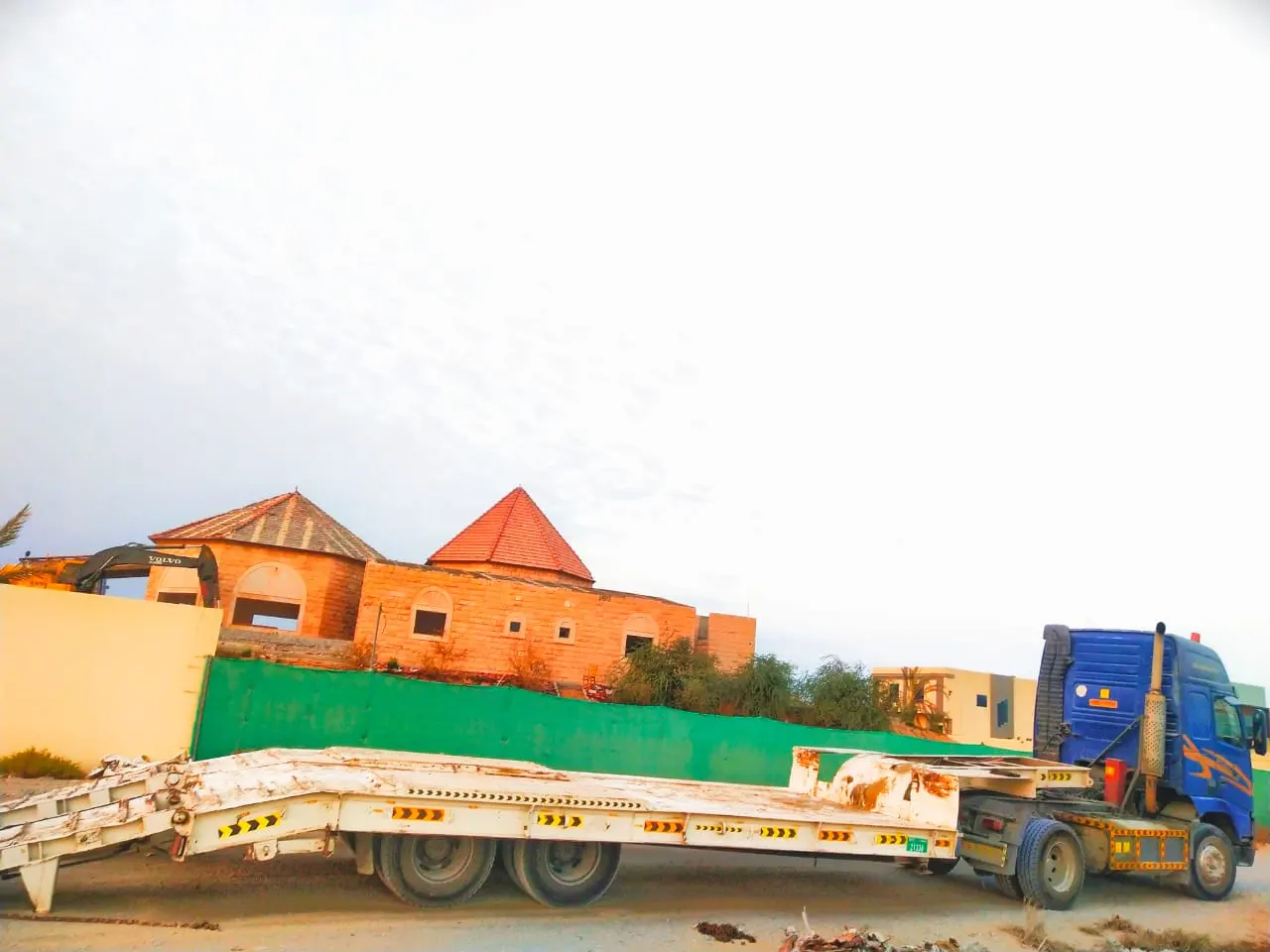 Volvo LowBed Trailer - 3