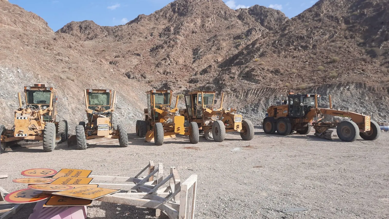 Grader 740, 740A, 750 Available on rental - 3