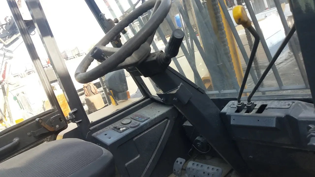 JCB 926 4X4 FORKLIFT AVAILABLE ON RENT