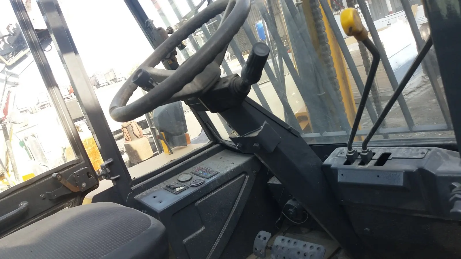 JCB 926 4X4 FORKLIFT AVAILABLE ON RENT