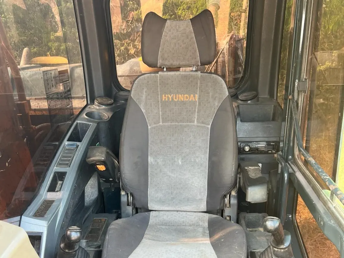 Hyundai Chain Excavator  220-9S - 3