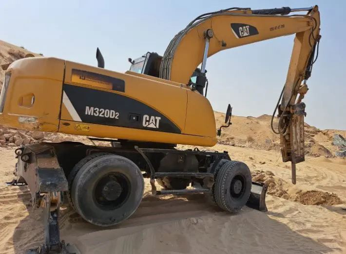 Wheel Excavator CAT M320D2 20 ton with Breaker