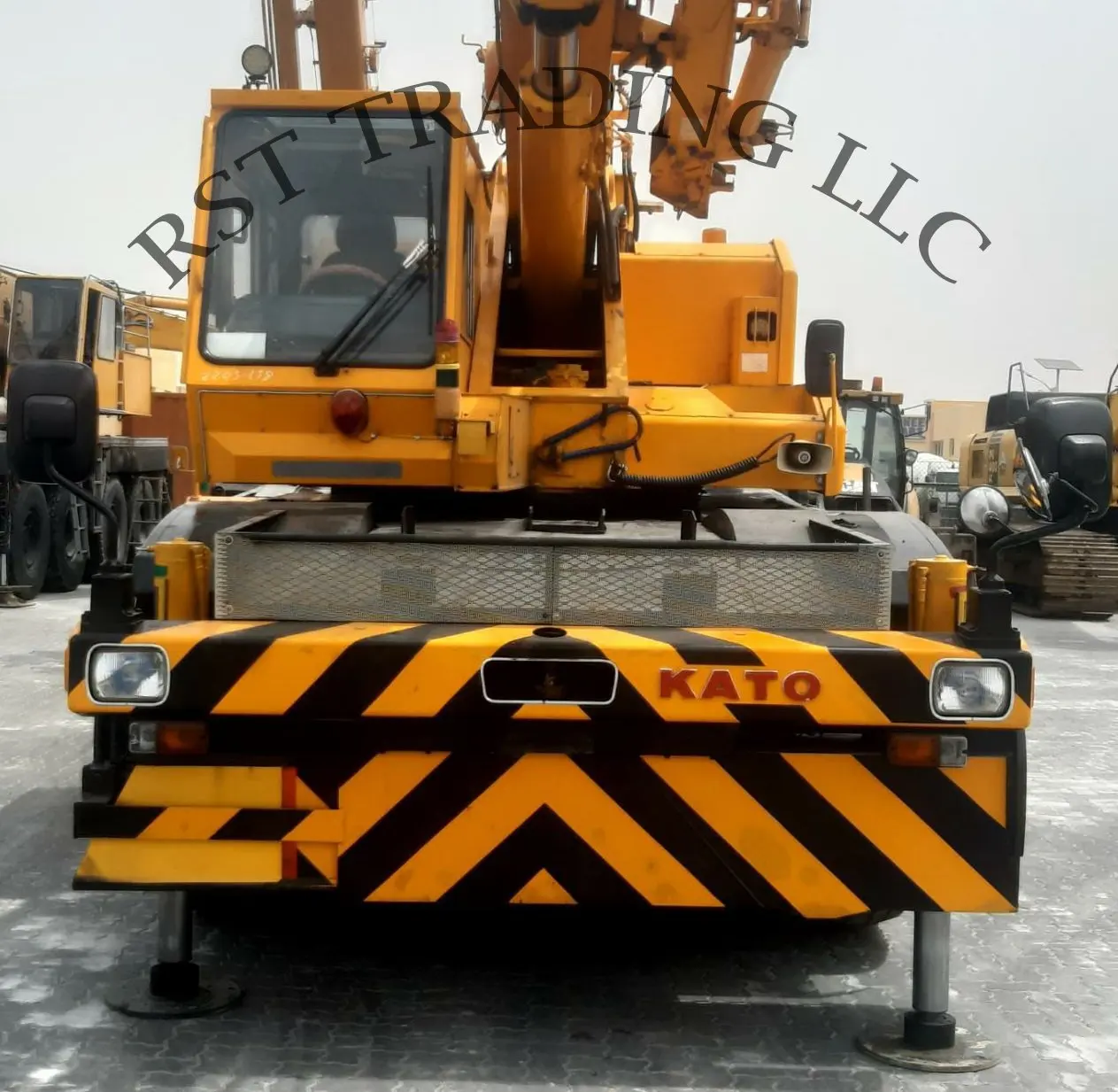 Used Rough Terrain KATO Crane Model : KR25H-V2