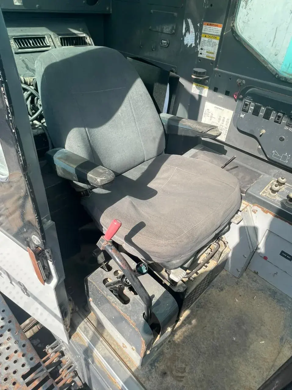KOBELCO CKE1350-1F – 135TONS CRAWLER CRANE 2008 - 6