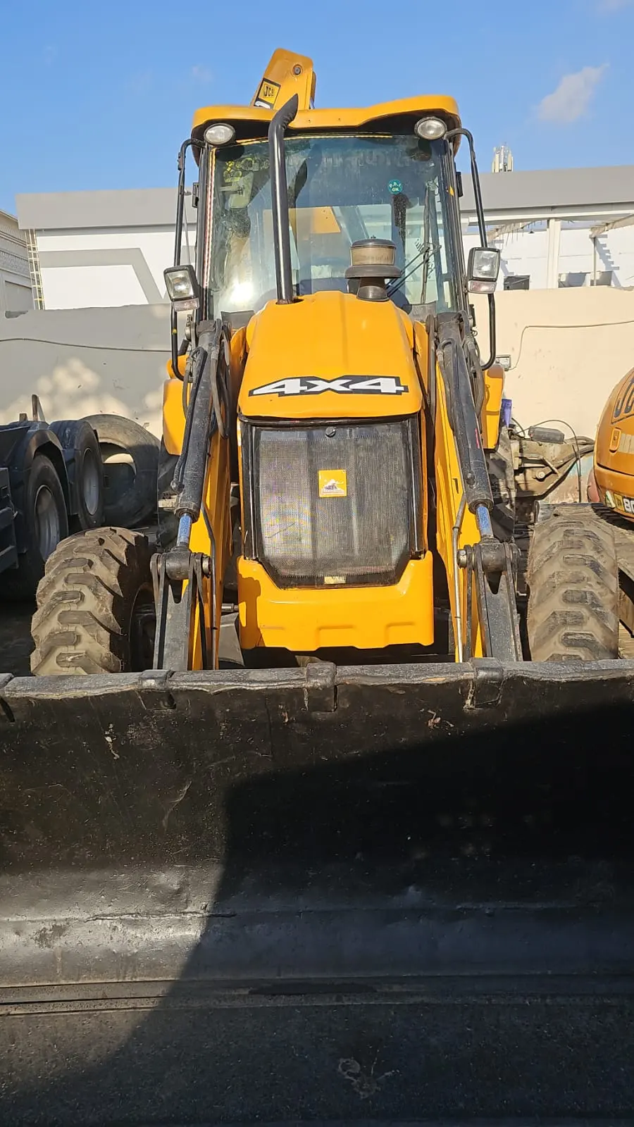 BACKHOE LOADER AVAILABLE FOR SALE - 3