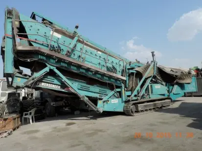 Mobile screen- 3 deck powerscreen