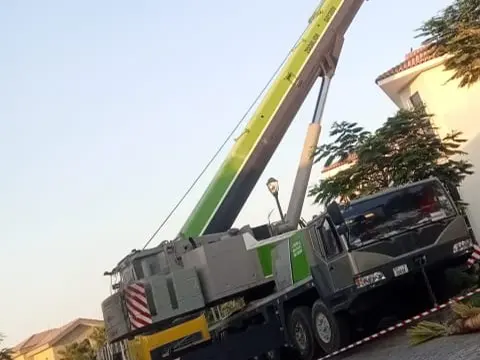 Mobile Crane Zoomlion 220 Ton 