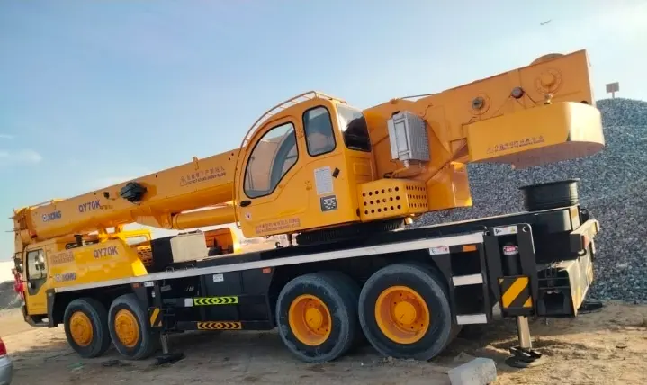 Mobile crane 70 ton available for rent