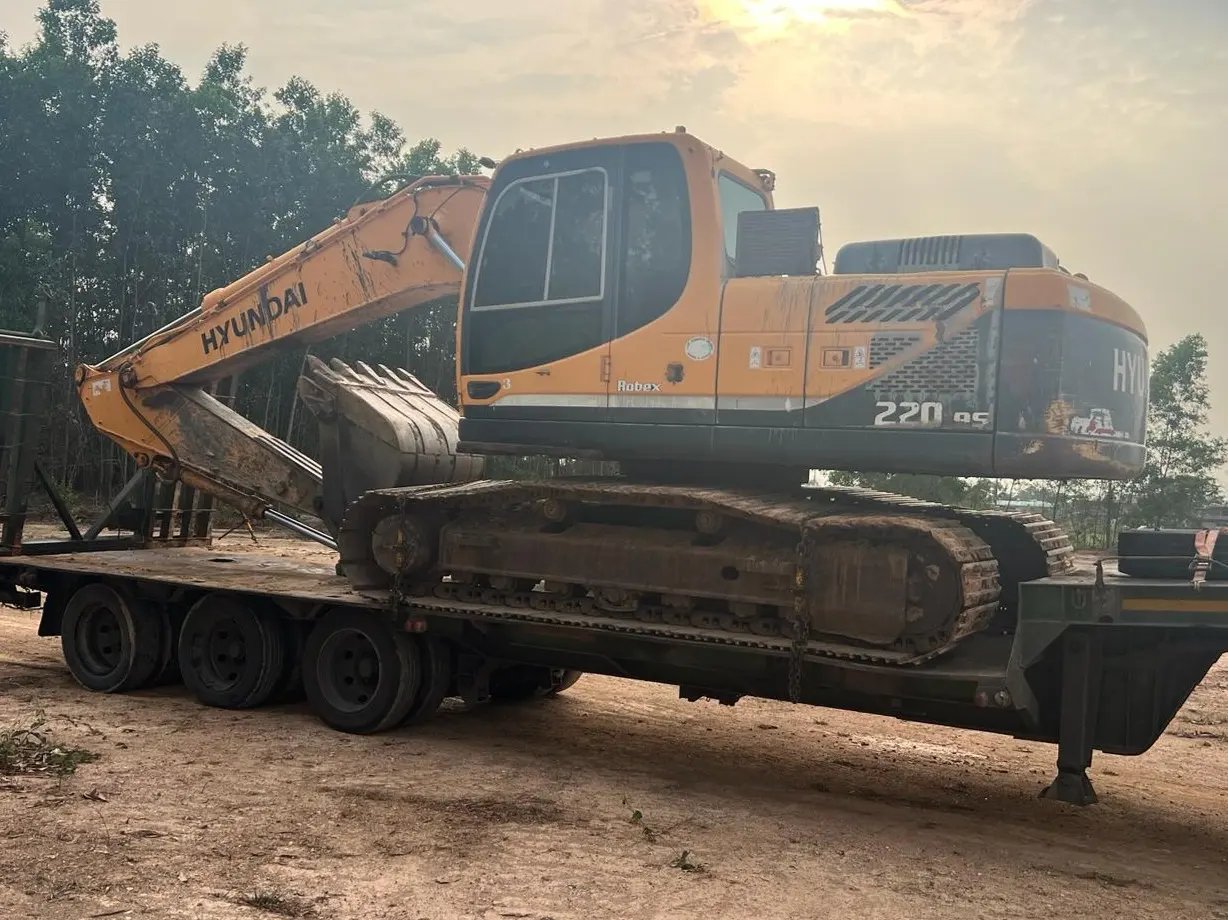 Hyundai Chain Excavator  220-9S - 2