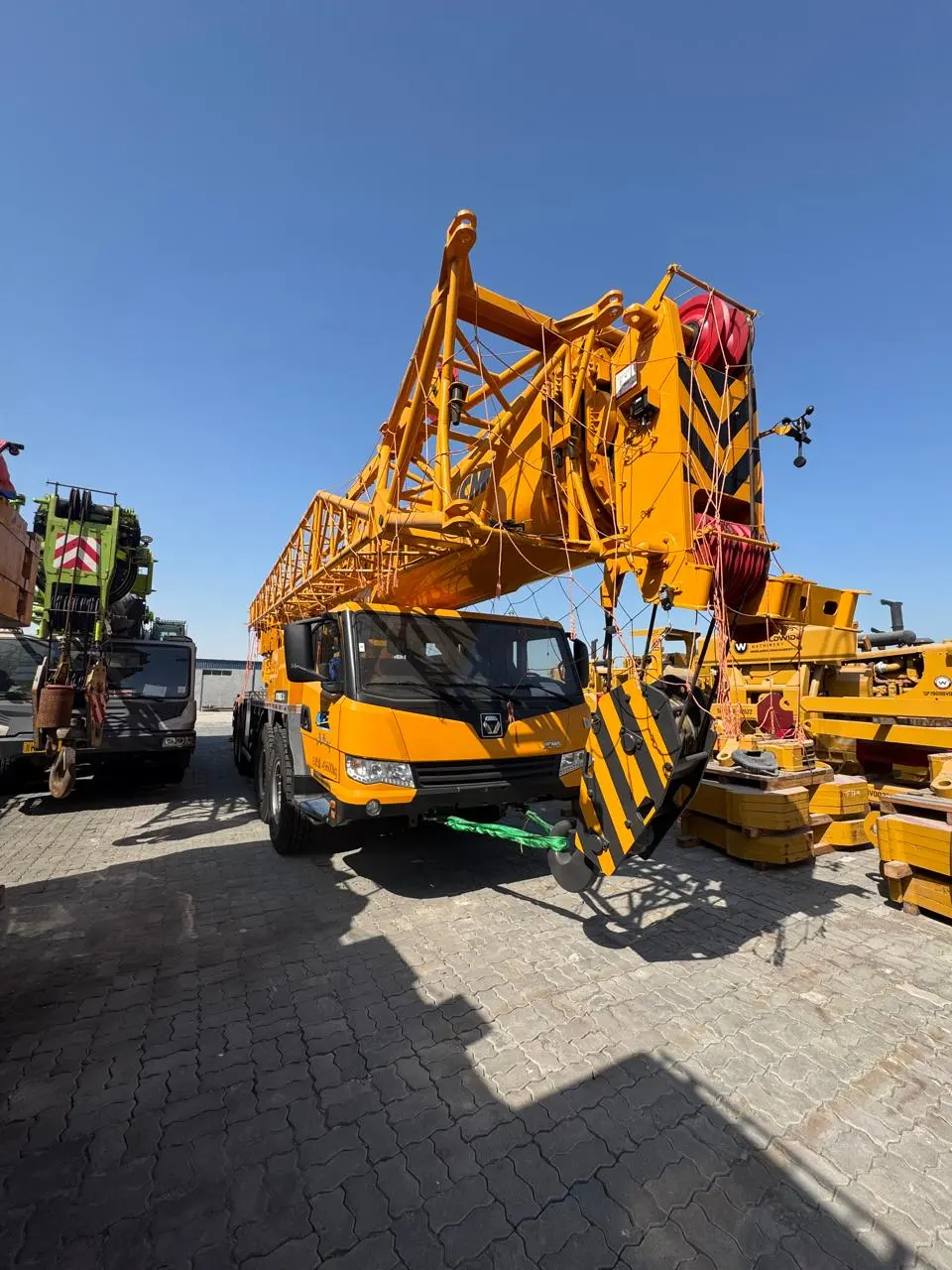XCMG 100 TON MOBILE CRANE - 2