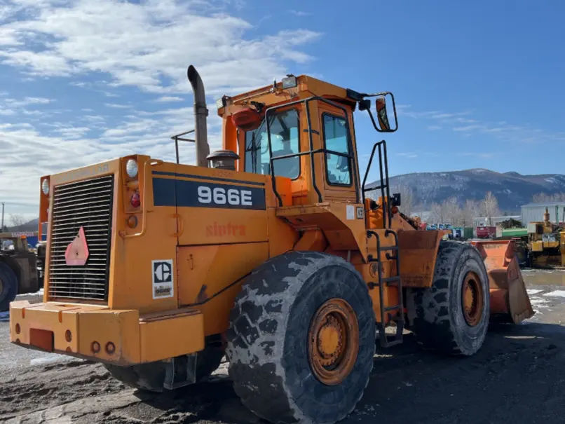 CaterPILLAR 966E Wheel Loader - 3