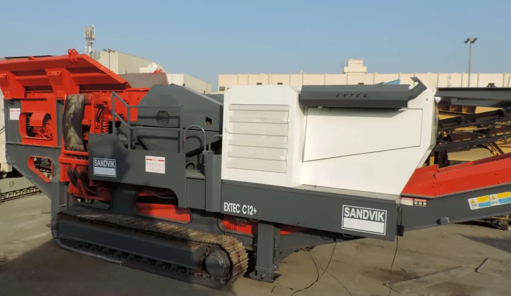 Mobile jaw crusher EXTEC C12+ - 2