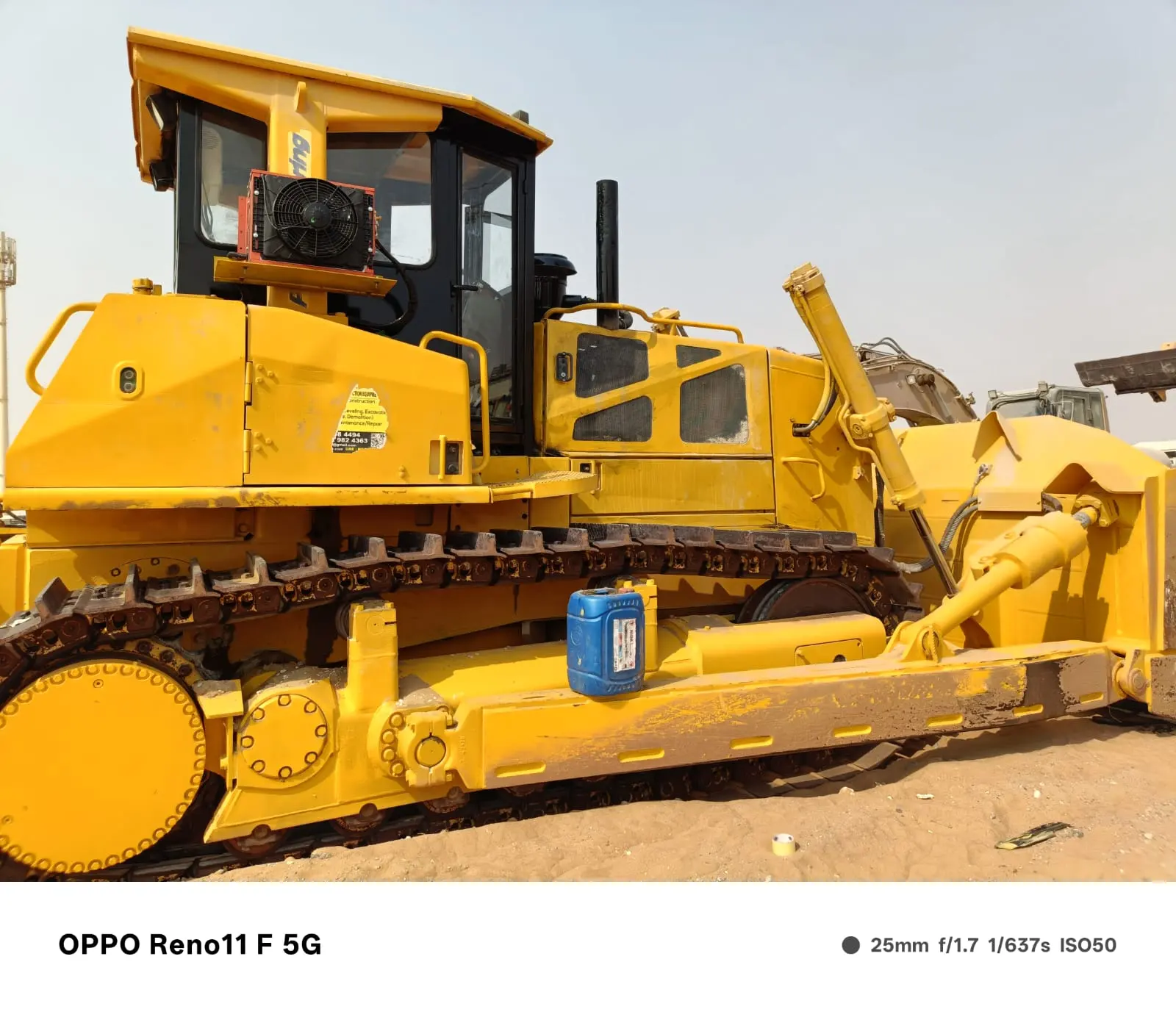 BULL DOZER SIMILAR TO D9 - 4