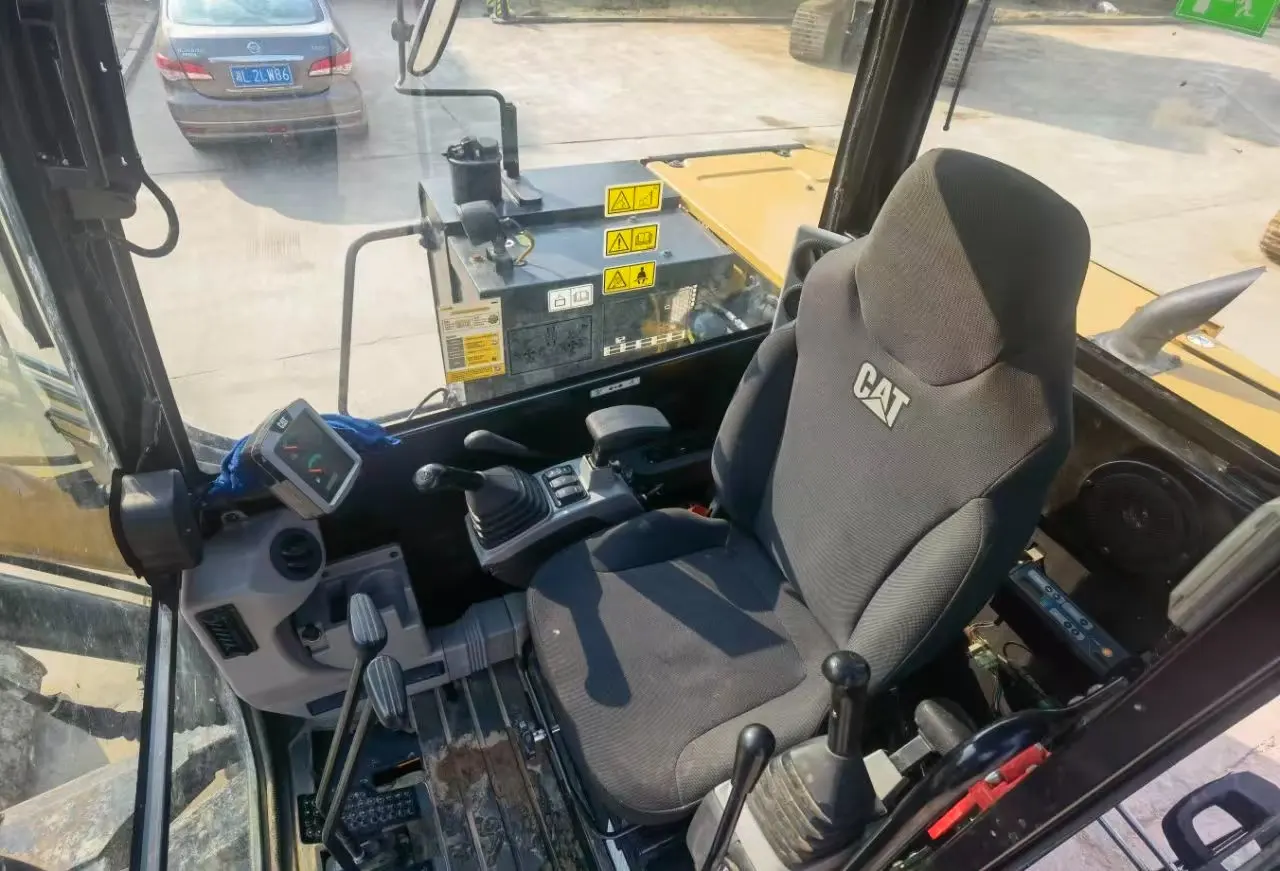 Cat305.5