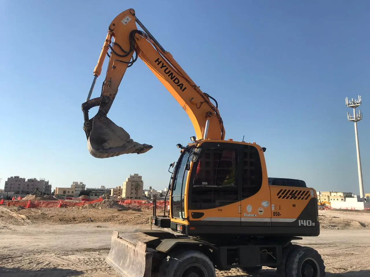 Wheel Excavator Hyundai 140W - 2