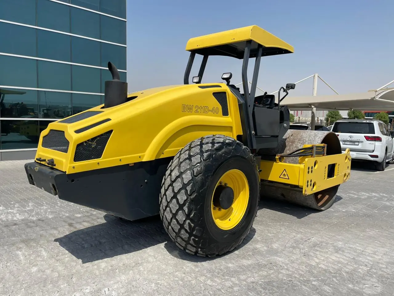 BOMAG BW211D-40 - 10TONS SINGLE DRUM ROLLER - 2