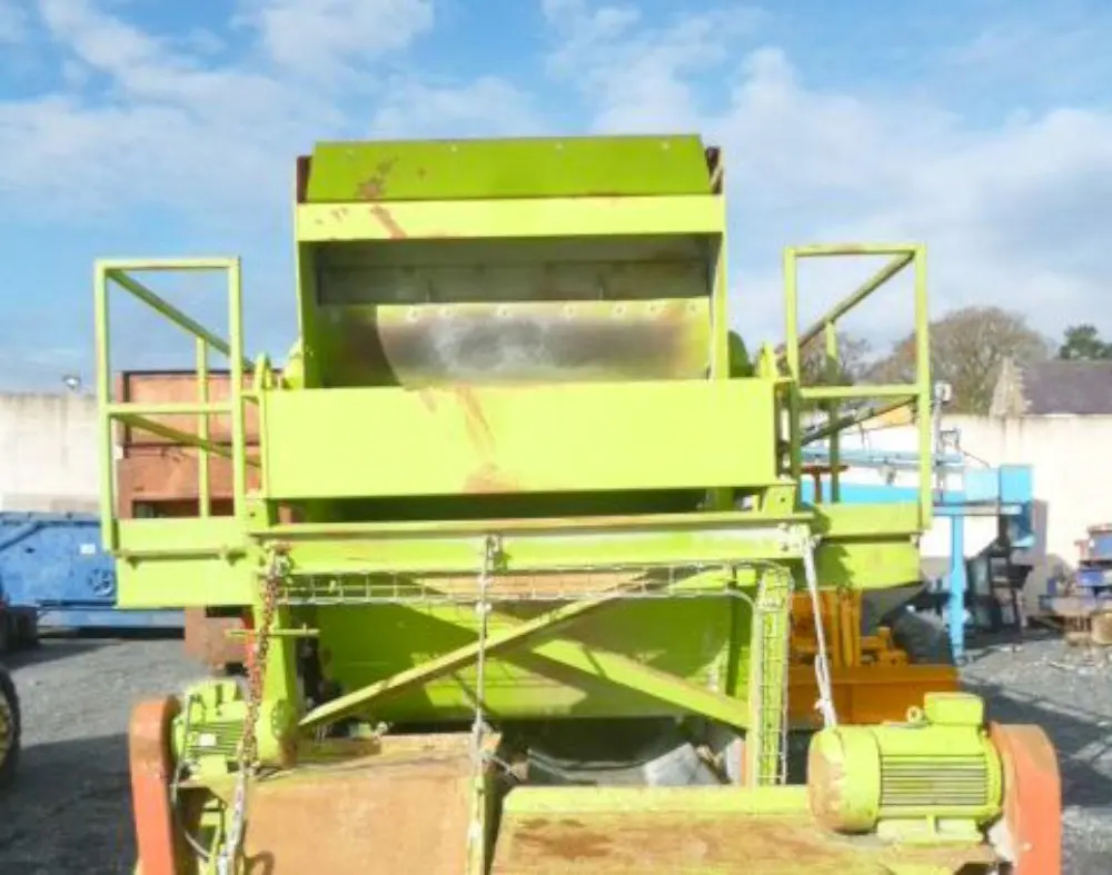 Vibrating screen-3 deck on skid - 3