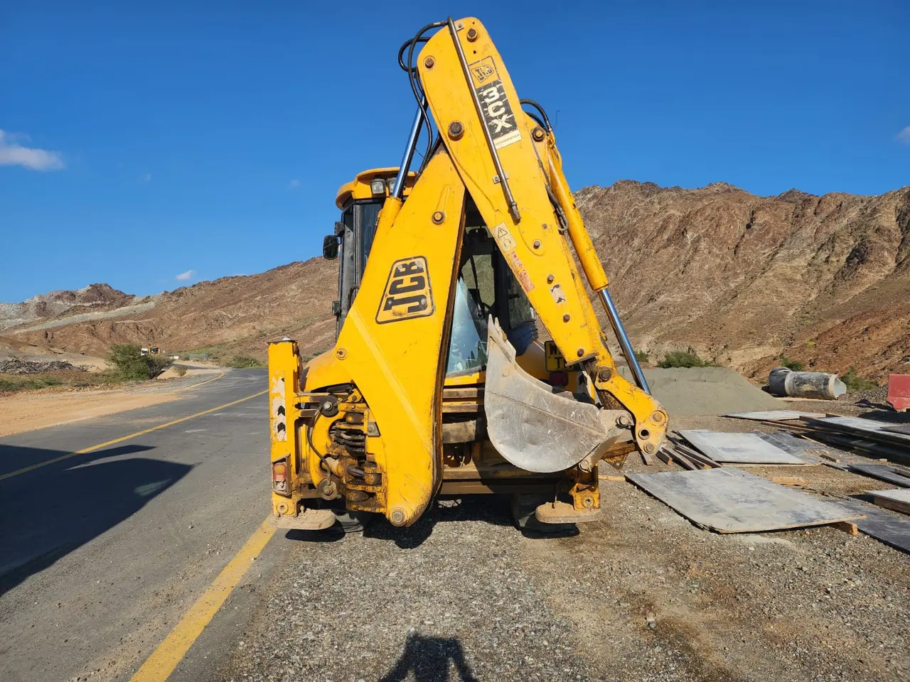 Backheo Laoder JCB 3CX on rental
