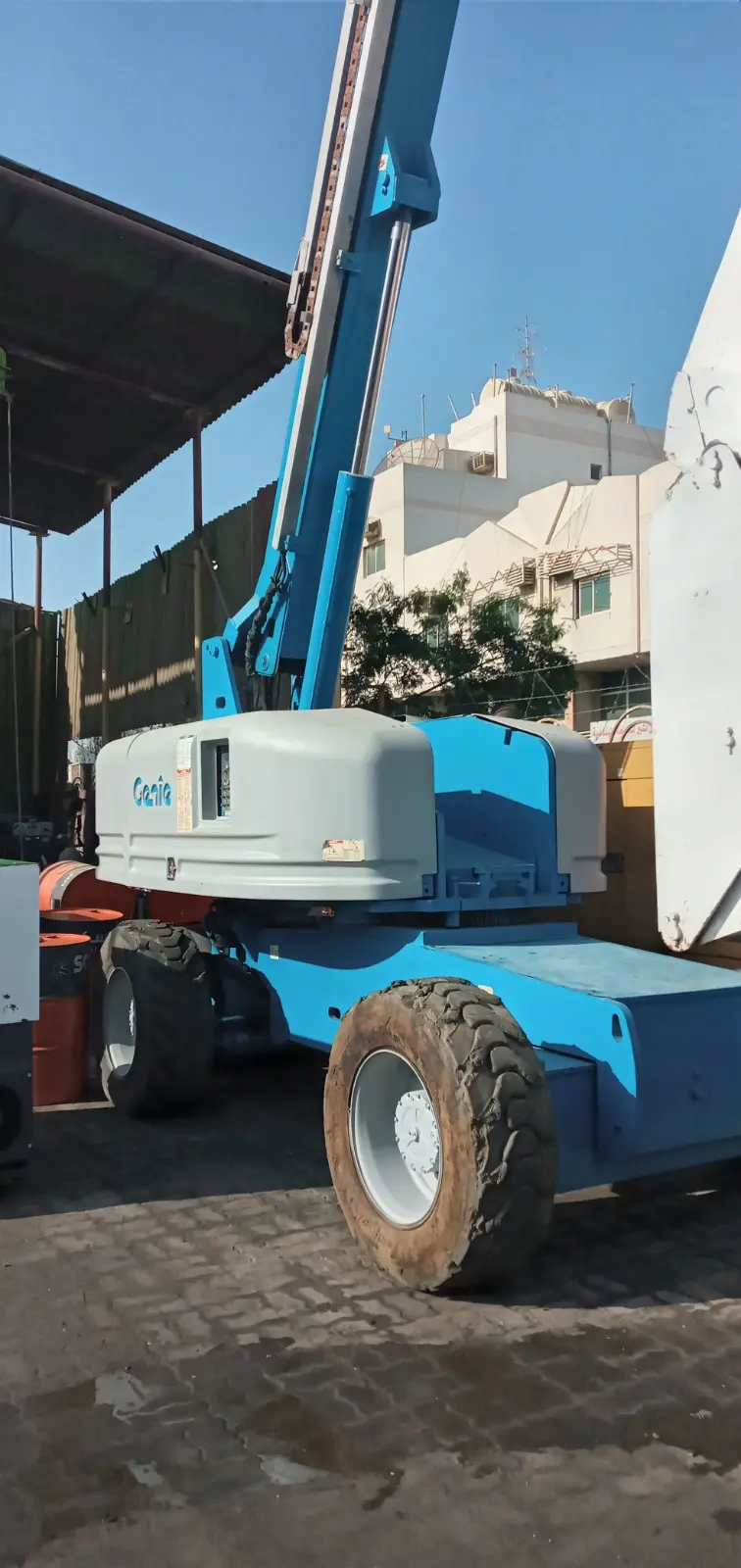 GENIE S85 TELESCOPIC BOOMLIFT AVAILABLE ON RENT