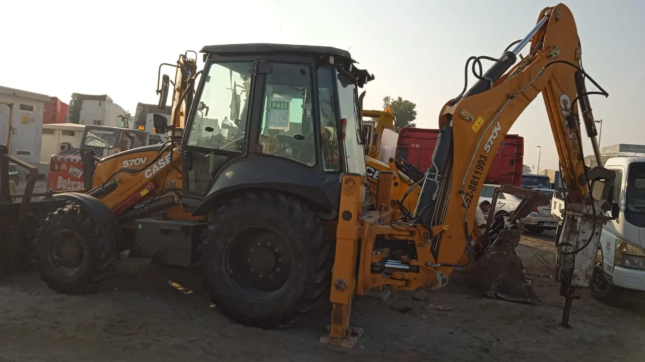 CASE 3cx Backhoe Loader 2023 Model - 2