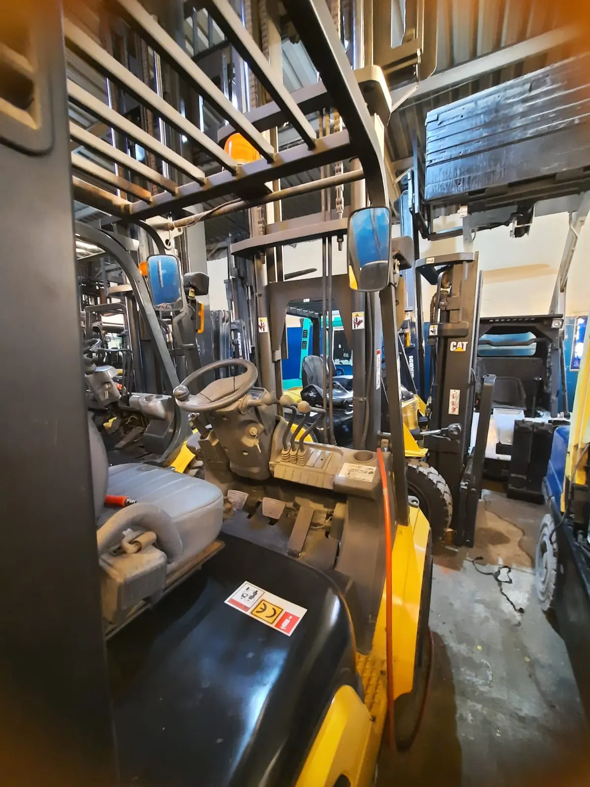 Forklift Cat 3 Ton 2009 - 3