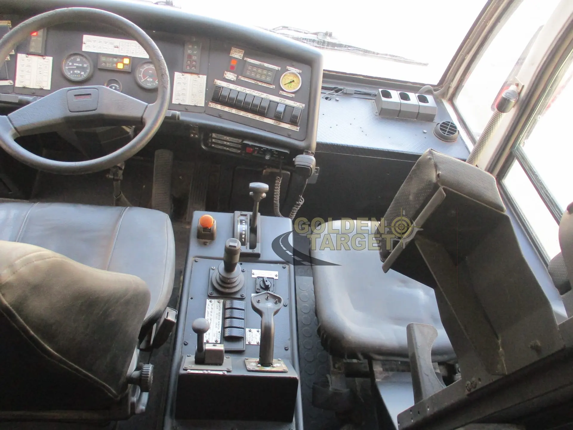 REYNOLDS BOUGHTON BARRACUDA 4x4 FIRE TRUCK 1998 - 6