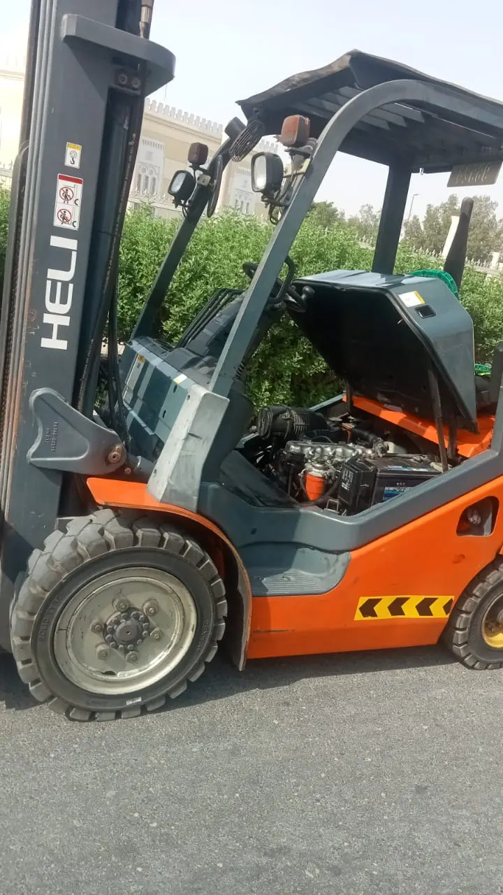 3 Ton Diesel Forklift for Rent with Operator - 3