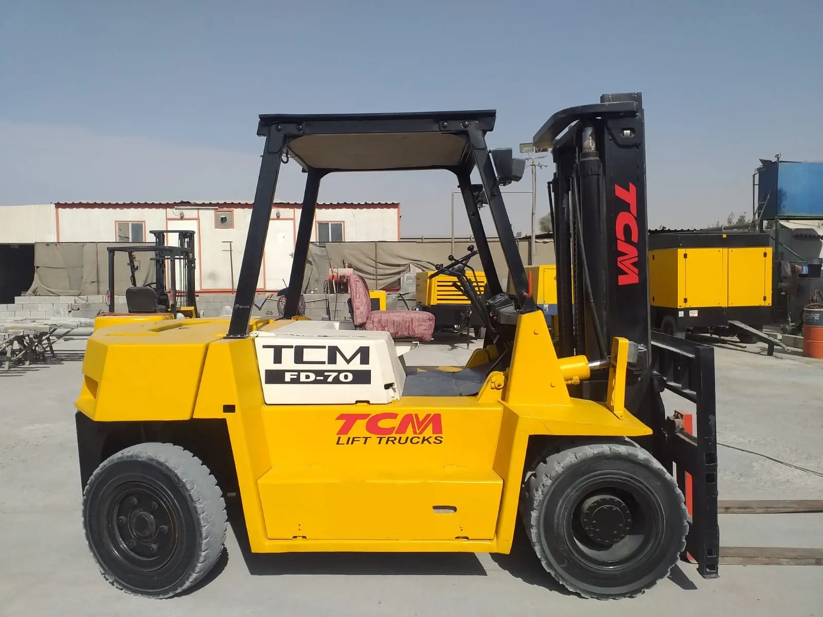 7 TON TCM FD-70 FORKLIFT AVAILABLE ON RENT - 2