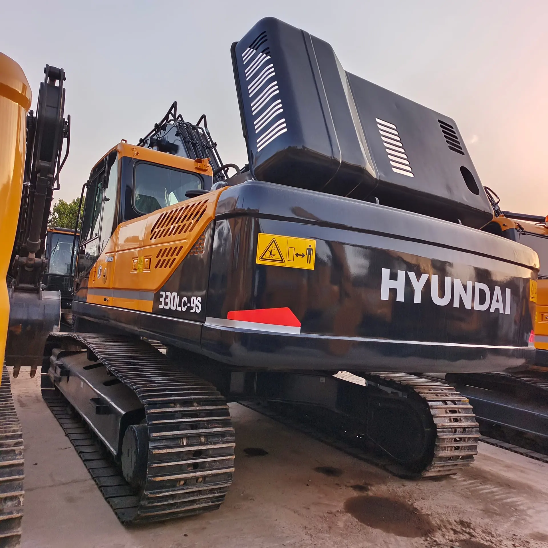 HYUNDAI 330LC-9S - 2