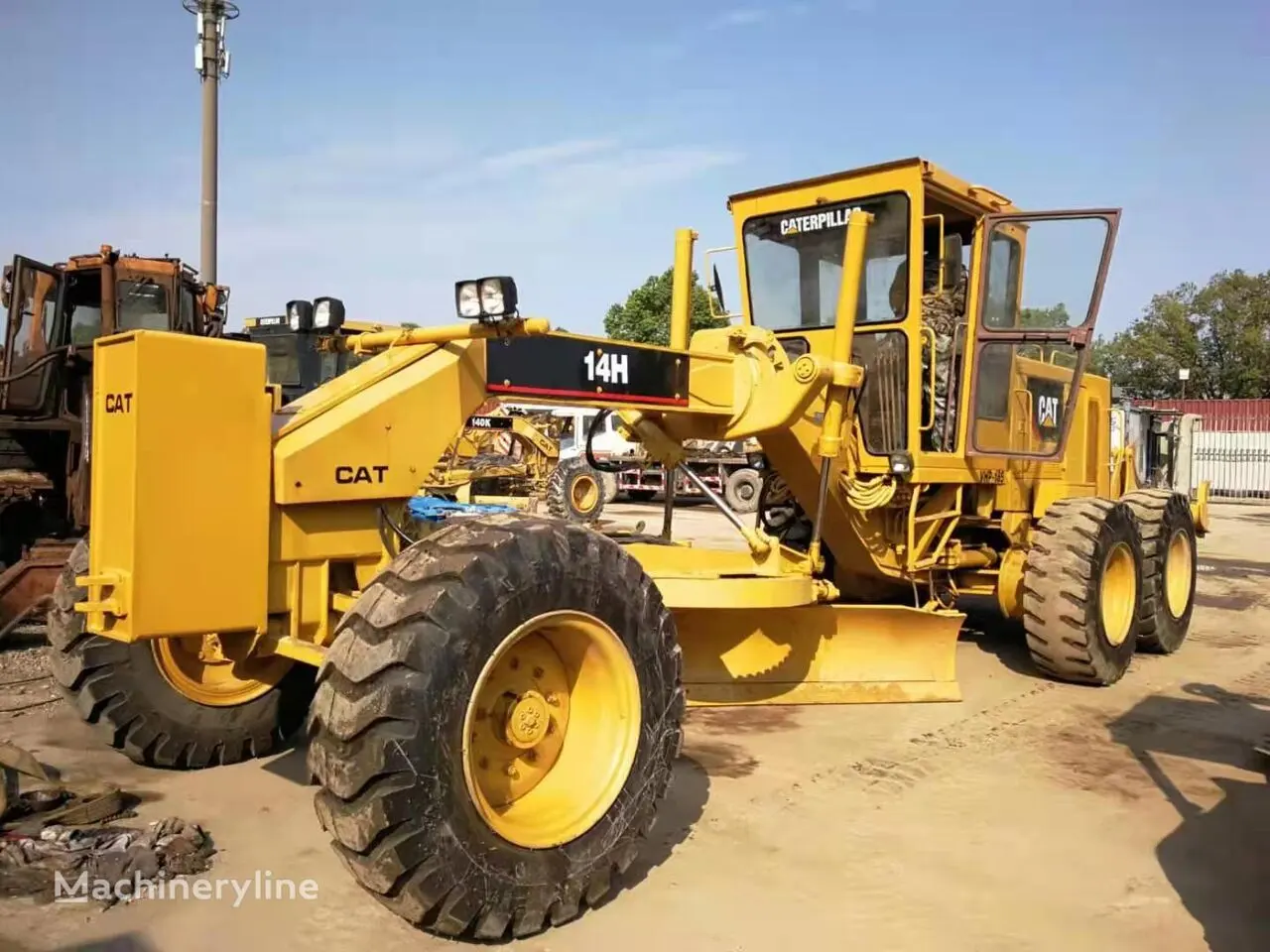 GRADER CAT 14H AVAILABLE FOR HIRE