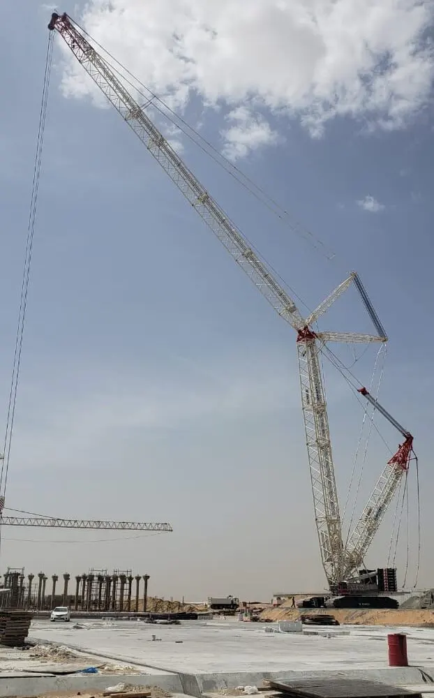 600 ton Crawler cranes on rental