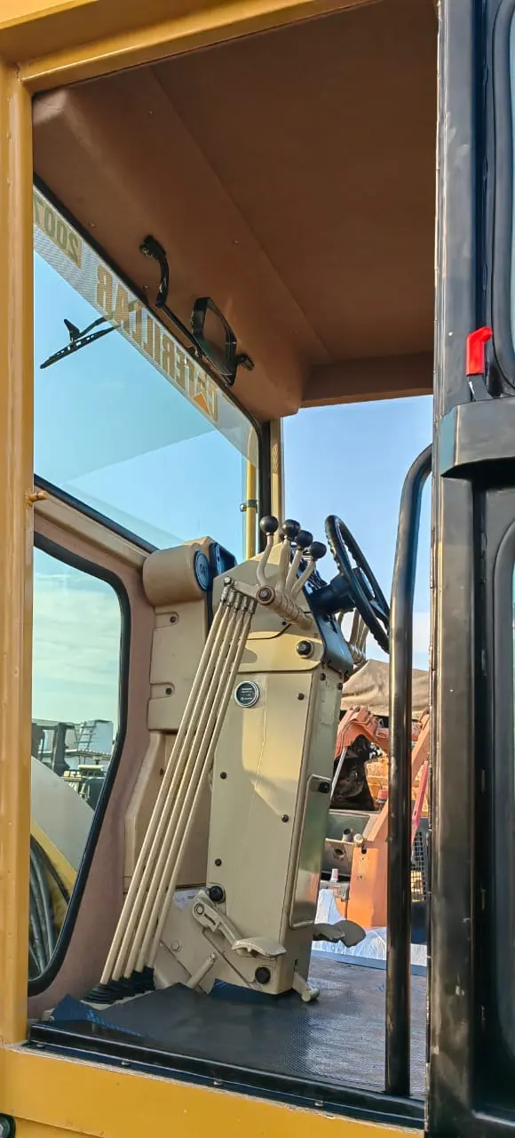 CAT 140H Motor Grader Year 2007 - 6