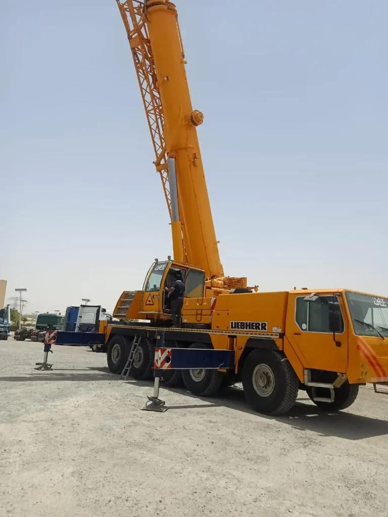 KATO, LIEBHERR100 ton crane available on rent