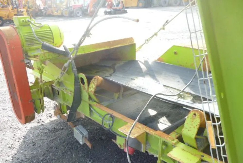 Vibrating screen-3 deck on skid - 2