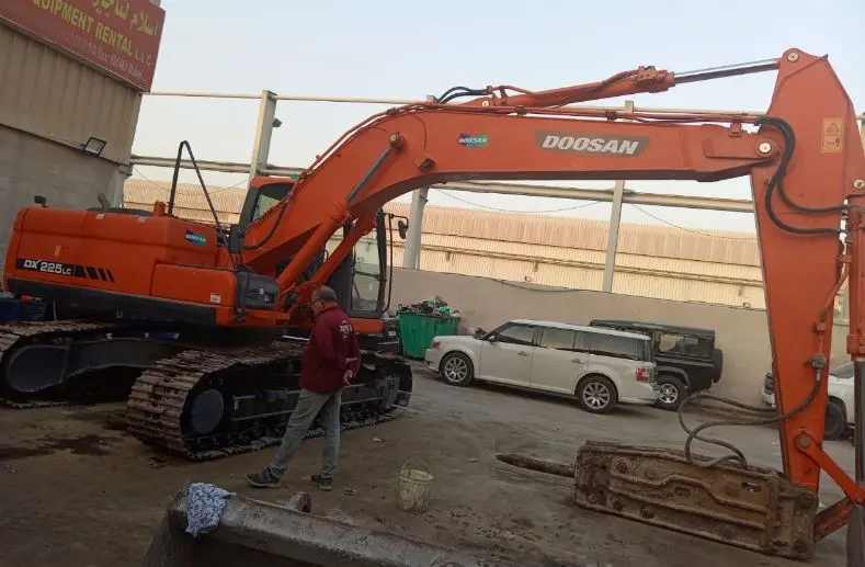 Chain Excavator DOOSAN DX225LC 21 ton With Breaker