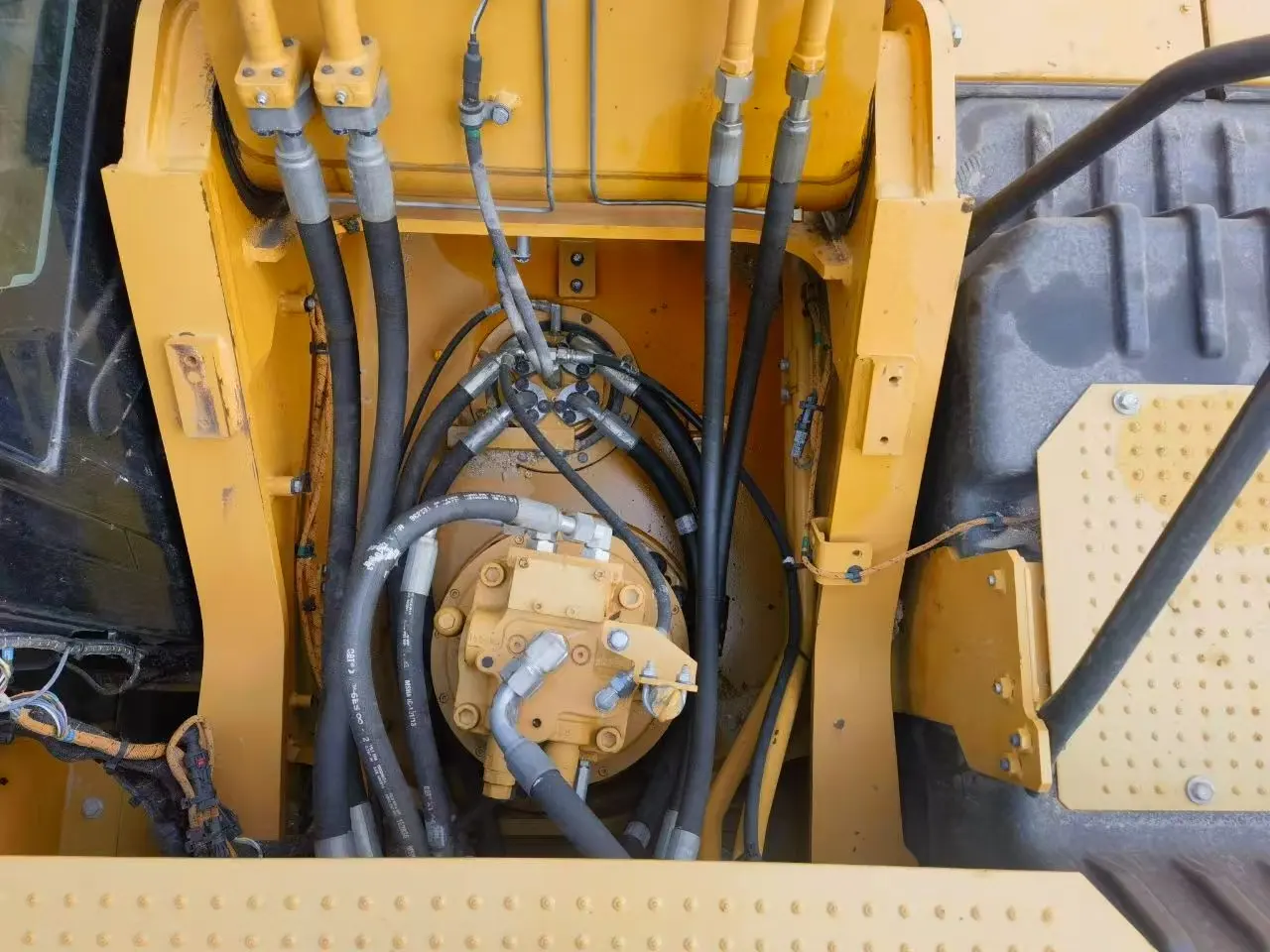 Cat326GC - 3