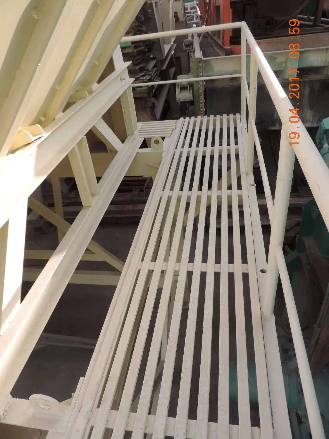 Vibrating screen anfer