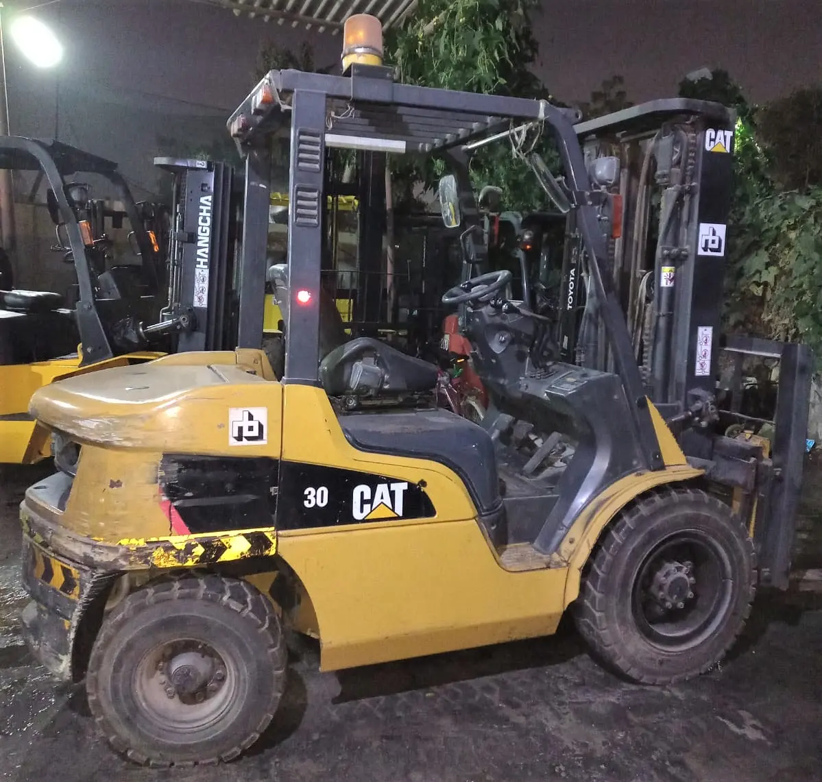 Forklift Cat 2010
